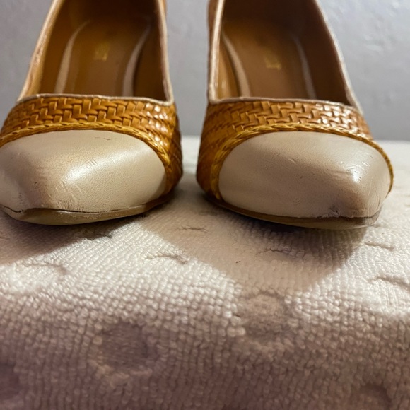 NINE WEST Woven Cream and Yellow Spectators - Picture 3 of 14